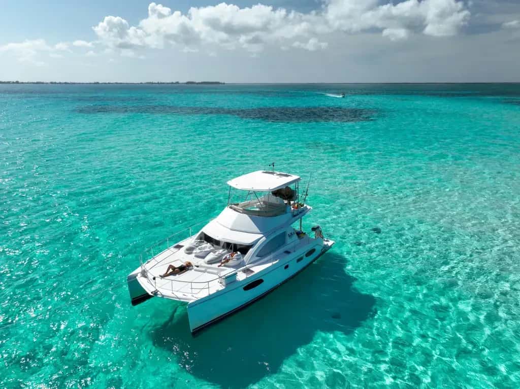 41' Luxury Power Catamaran — photo 2